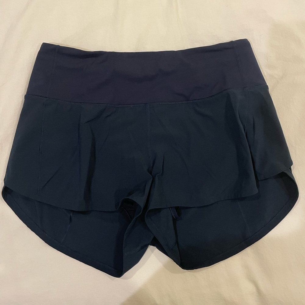LULULEMON shorts in navy, size 8